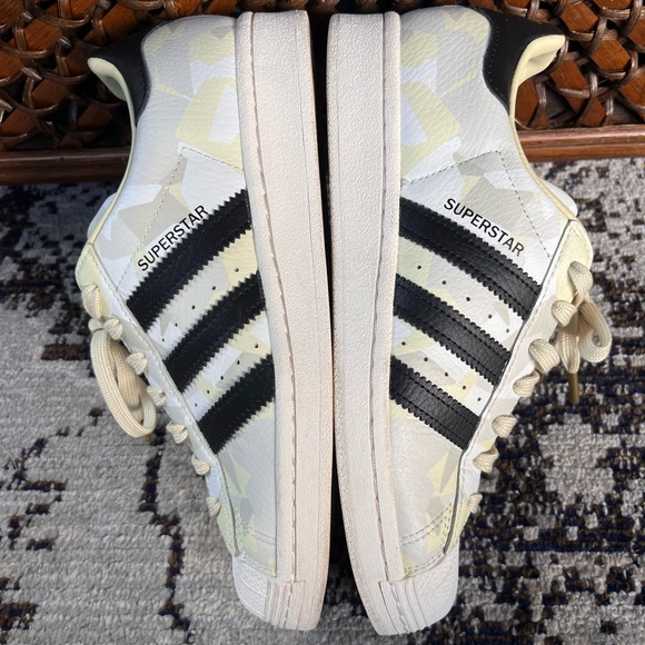 Adidas Camouflage Superstar Shoes - Men’s 7 / Women’s 8 - Picture 7 of 11